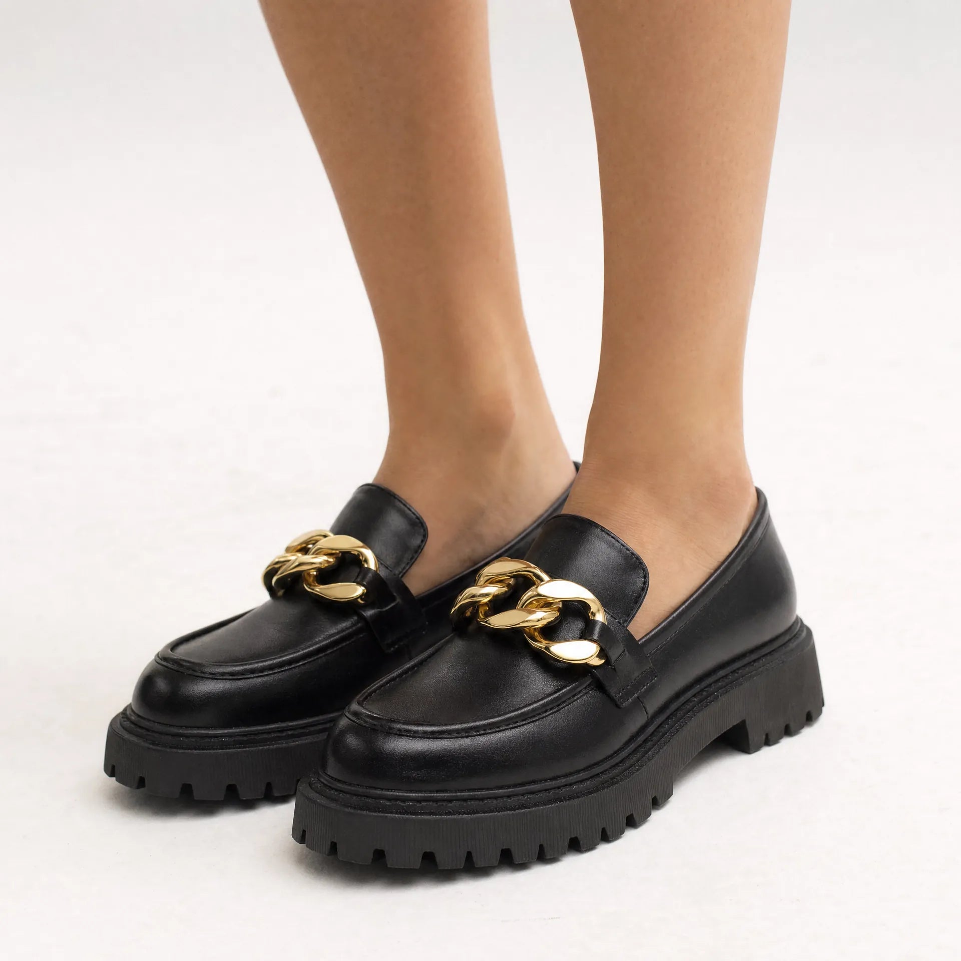 Gentry Morris Black Chunky Loafers Gold Chain