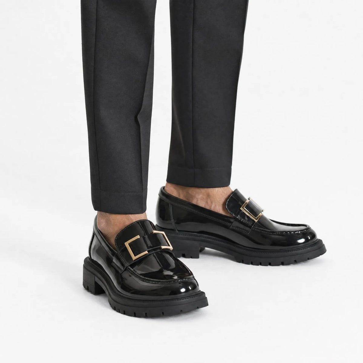 Gentry Morris Black Loafers Golden Chain Detail
