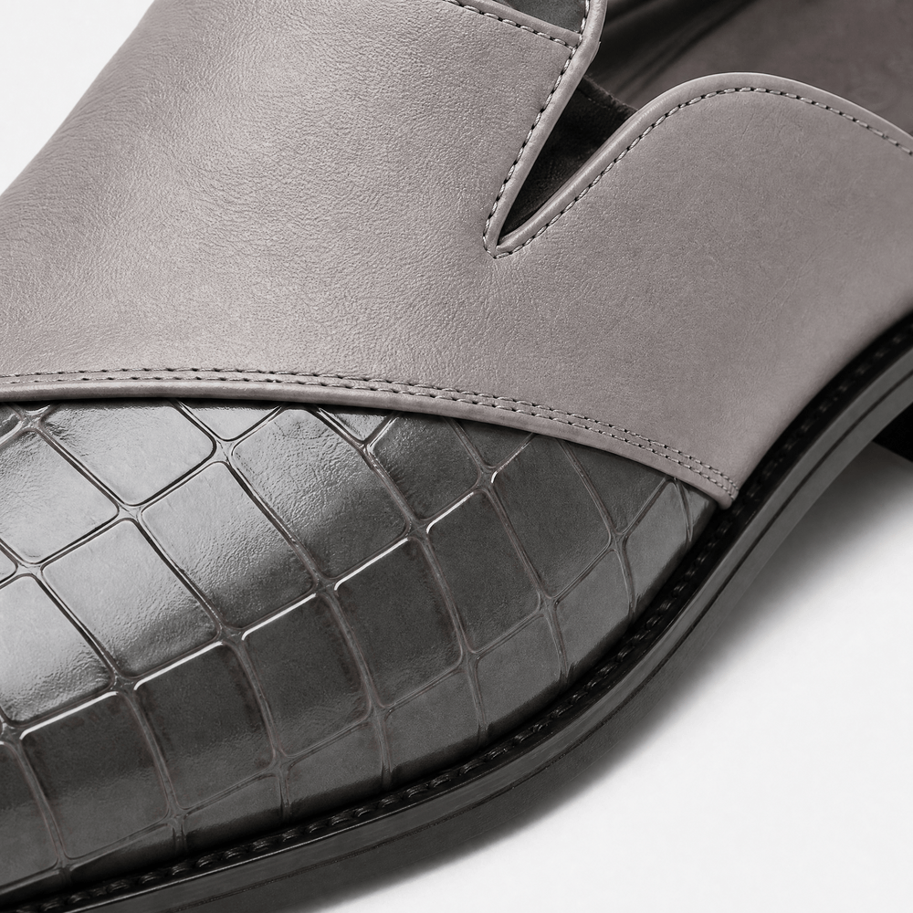 Gentry Morris Men's Grey Croc-Embossed Backless Pointed Toe Loafers