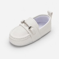 Gentry Morris White / 0-6 Months White Chain Detail Baby Loafers