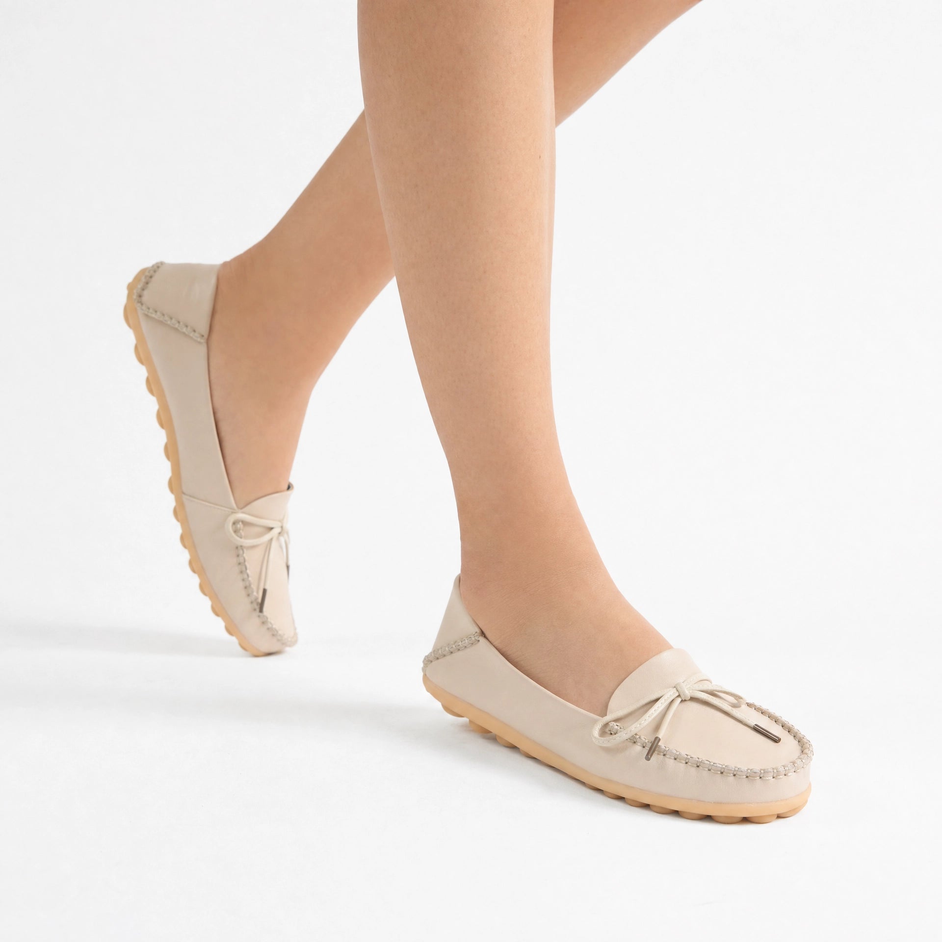 Beige Leather Bow Pebbled Loafers